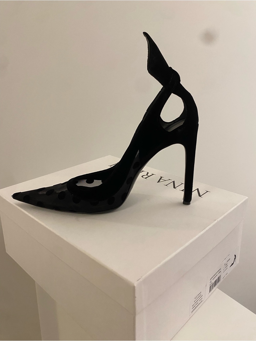 Nina Ricci : Black Pointed Mesh Polka-Dot High Heel Pump Size 9